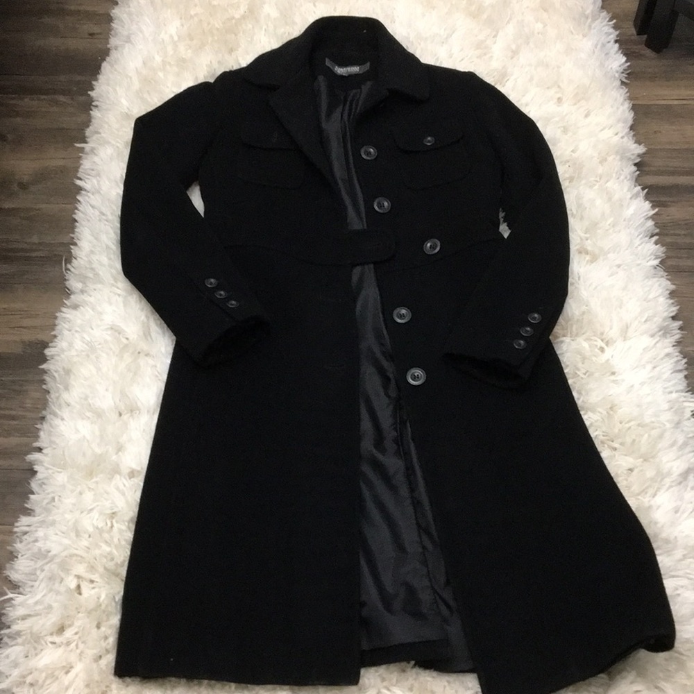 Professional and form fitting coat
